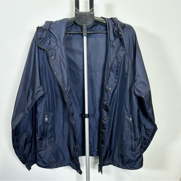 Hugo Boss “Chester” Dark Navy Windbreaker with Hide Away Hood, Size 42R - Picture 2 of 15
